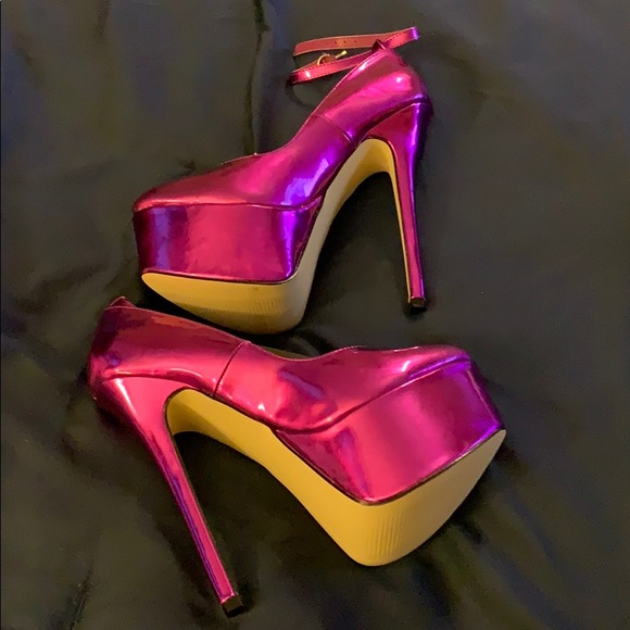 Shoes - Picture 6 of 8